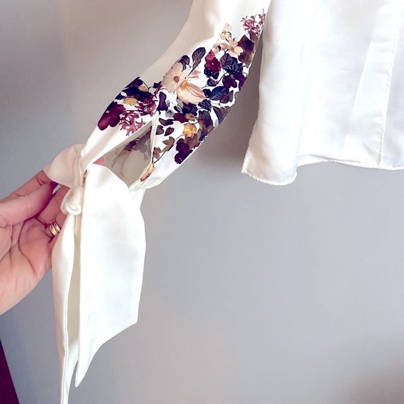 ZARA Floral Blouse with Sleeve Ties and Back Slits Size Small - Picture 2 of 6